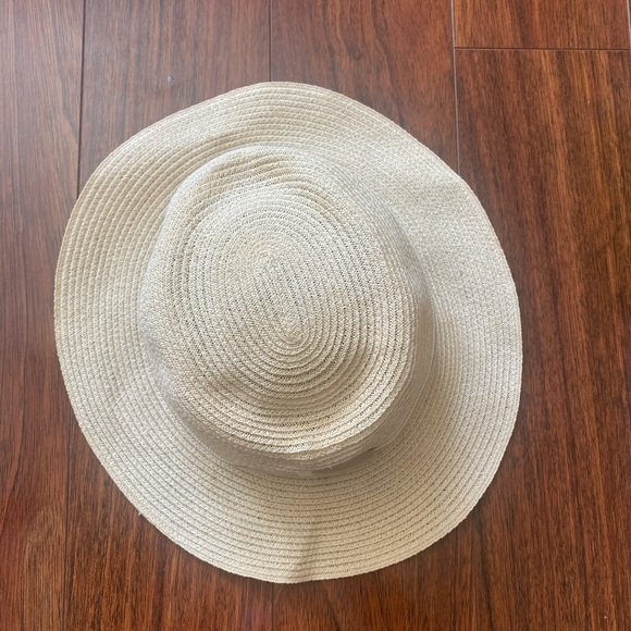 Elegant Tan Women's Hat - Picture 3 of 5